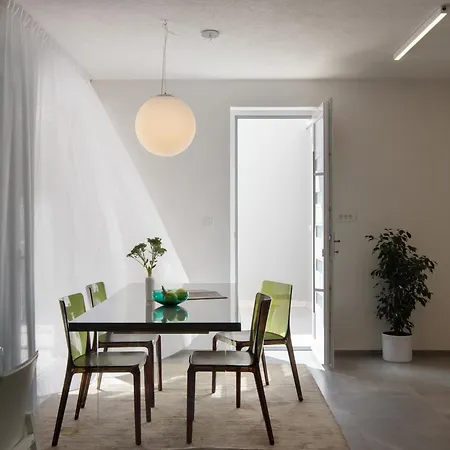 Duka & Piko 1 アパート *